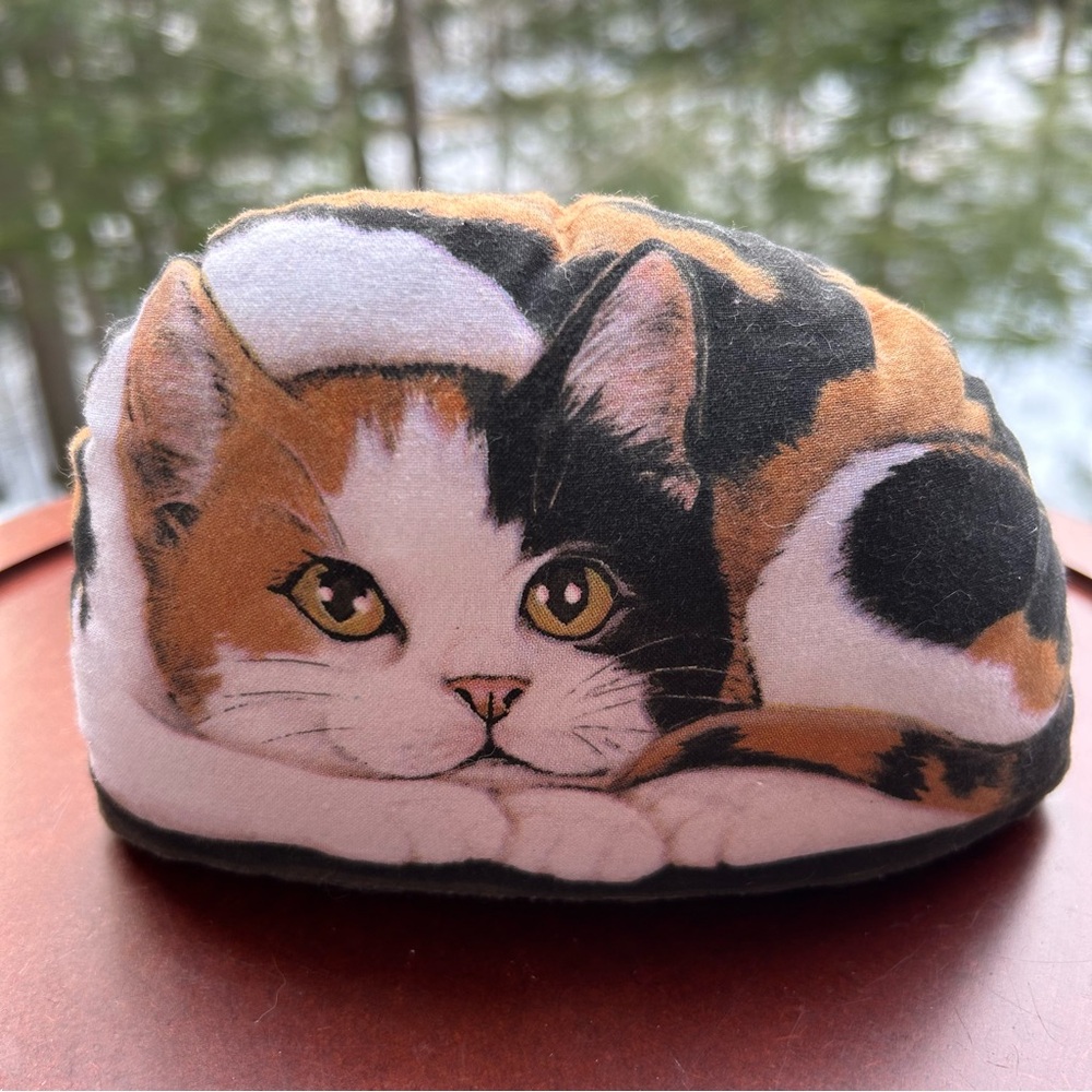 Calico Cat Door Stopper Sittin’ Kitty 2003 By Leslie Anderson Folk Art Cat Decor